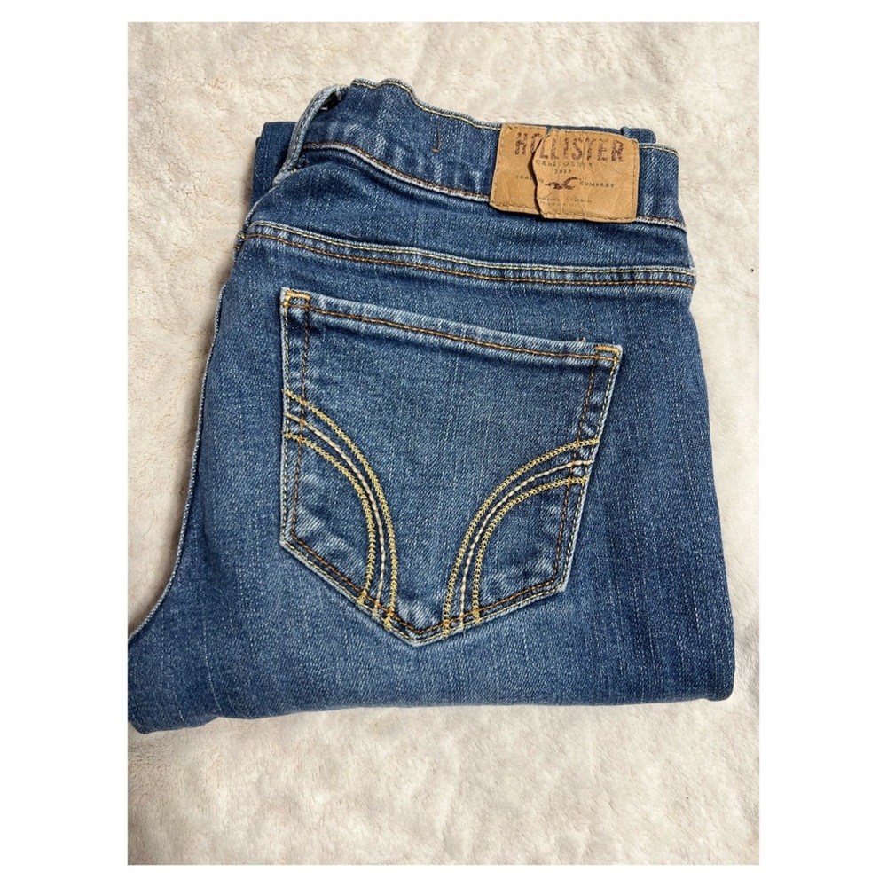 Hollister Cut Off Crop